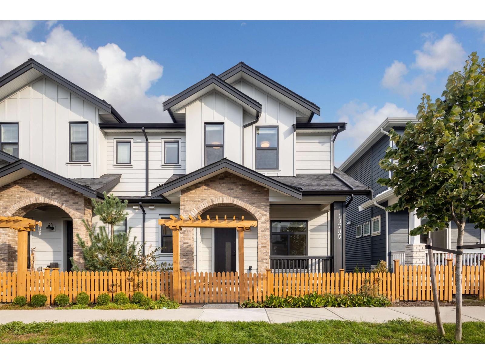 75 Avenue Unit 19785 #a, Langley, BC V2Y 5K2