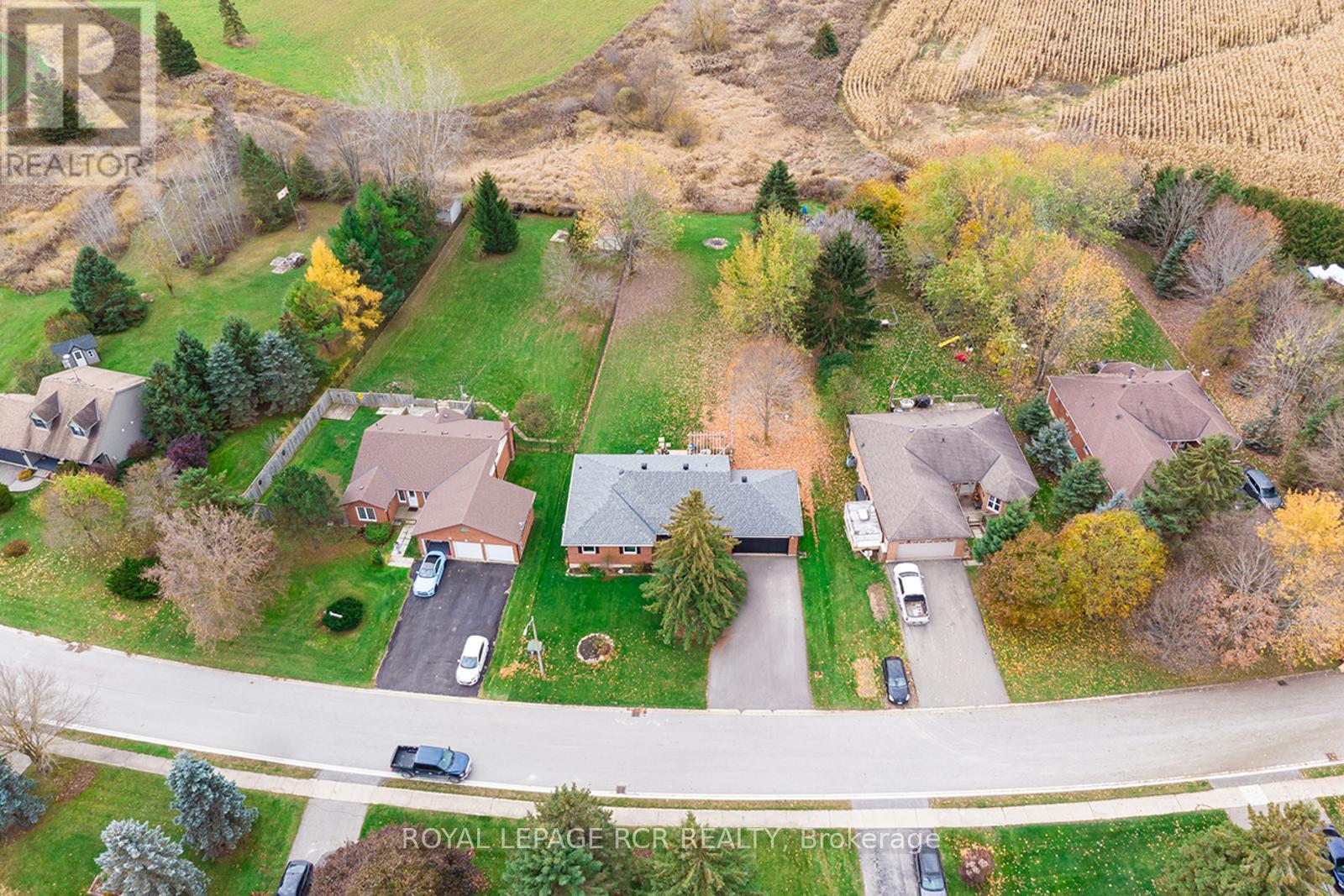 15 James St, Amaranth, ON L9W 3Z1