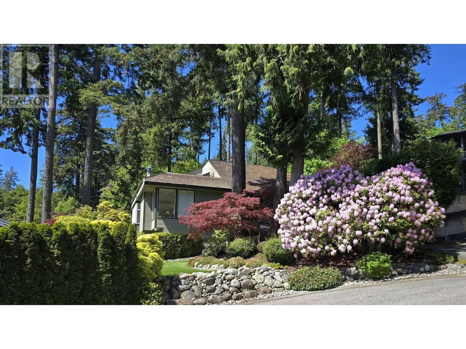 4635 Caulfeild Dr, West Vancouver, BC V7W 1E9