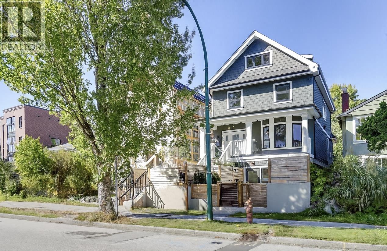 3381 Victoria Dr, Vancouver, BC V5N 4M3