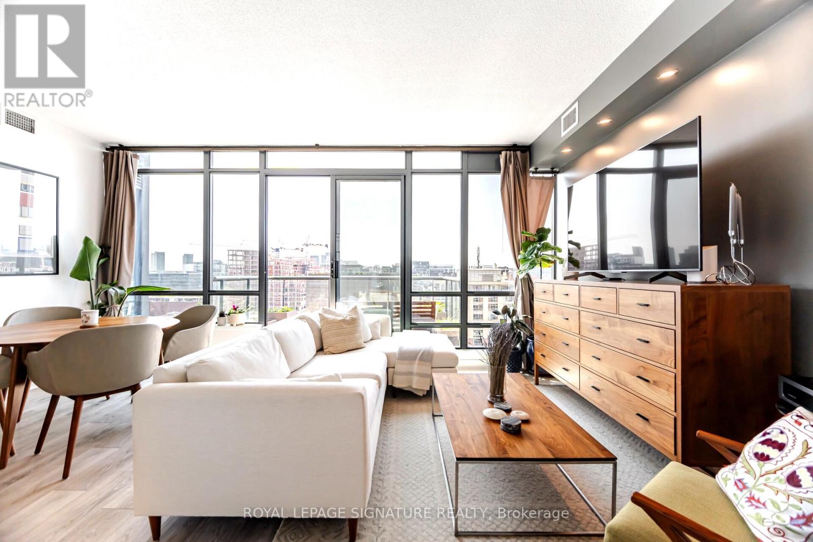 1405 438 King St W, Toronto, ON M5V 3T9