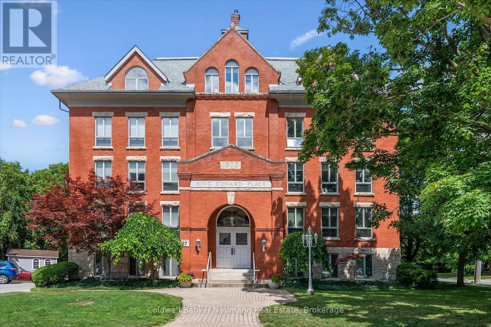 305 57 Suffolk St W, Guelph, ON N1H 2J1