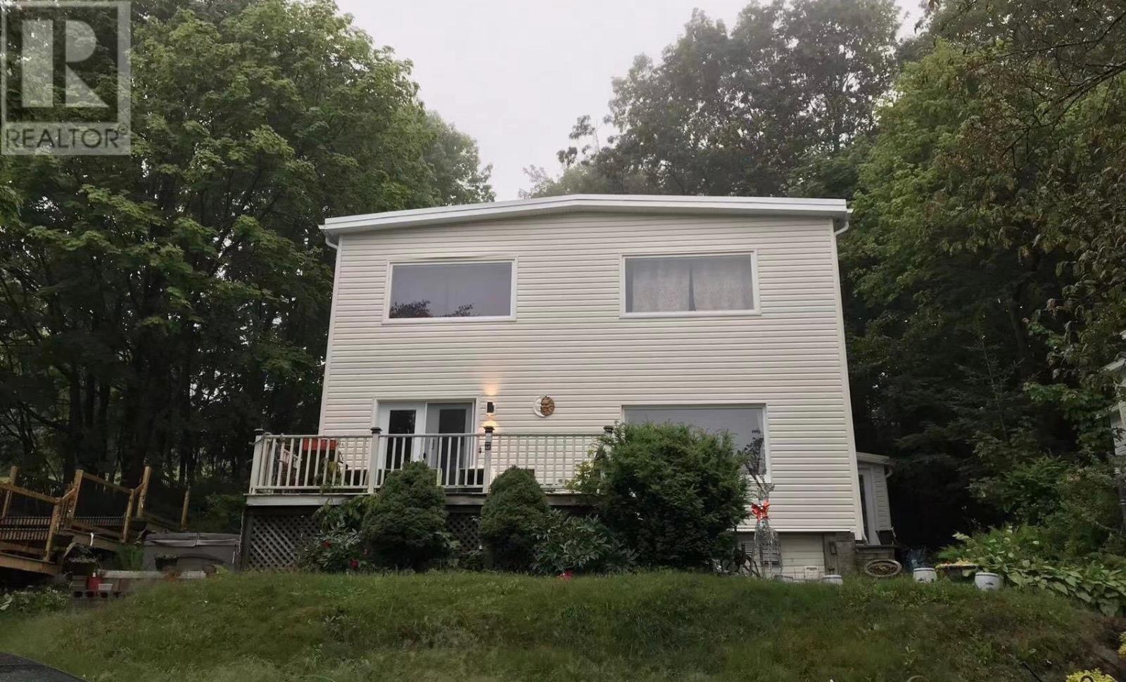 9 Milton Dr, Halifax, NS B3P 1A1