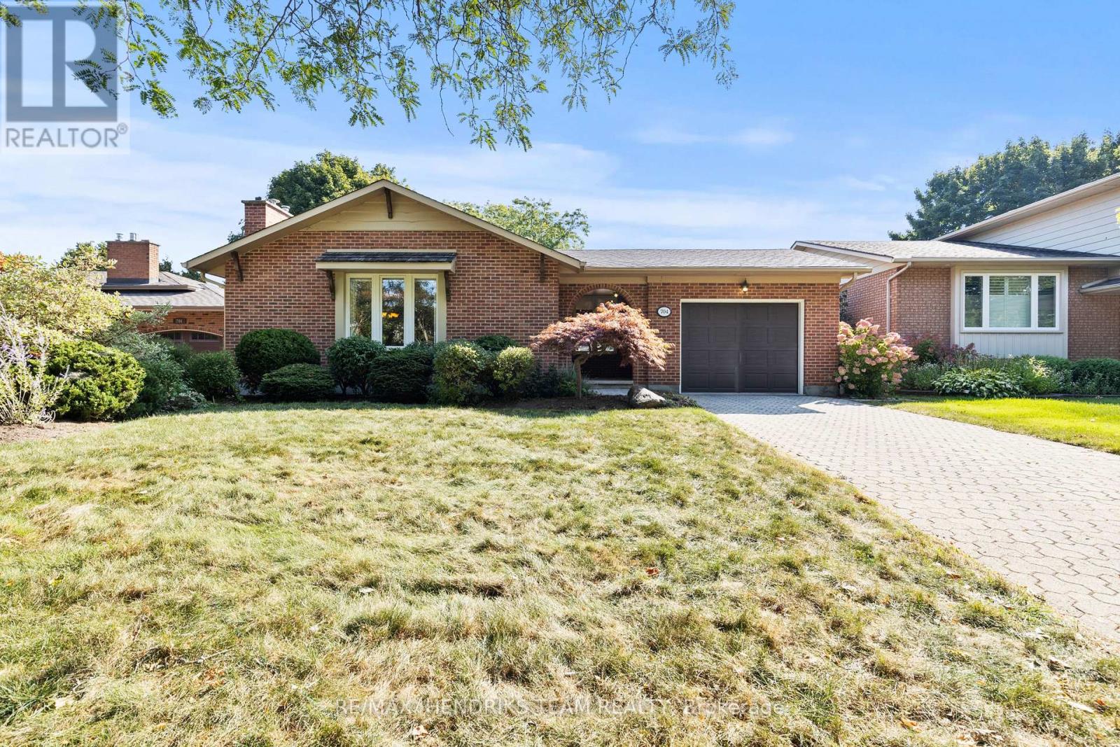 704 Vine St, St. Catharines, ON L2M 7L7