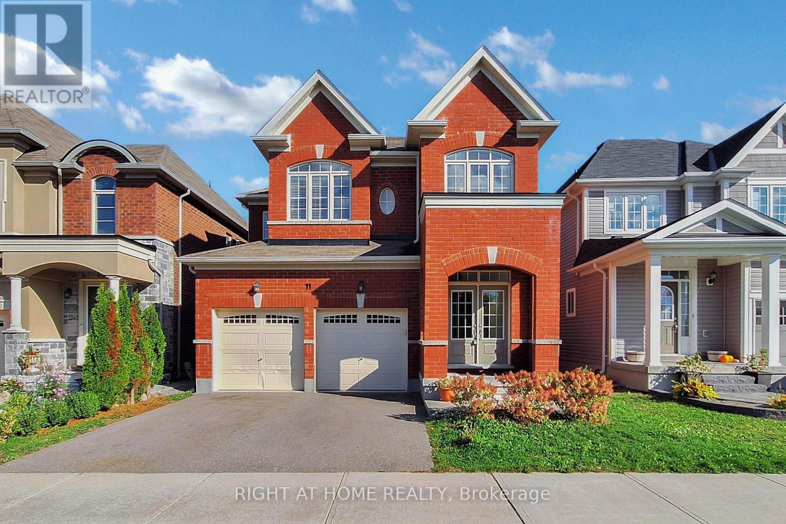 11 Robert Wilson Cres, Georgina, ON L4P 0G7