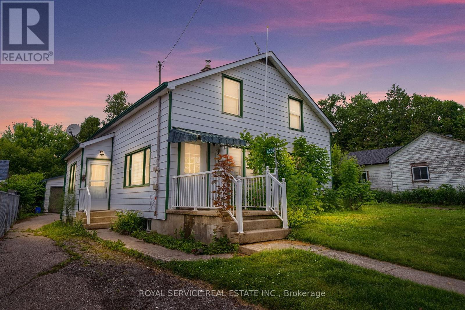 4504 Hwy 2 Hwy, Clarington, ON L0A 1J0