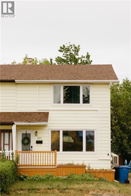 425 Rue Chaleur, Bathurst, NB E2A 3H8