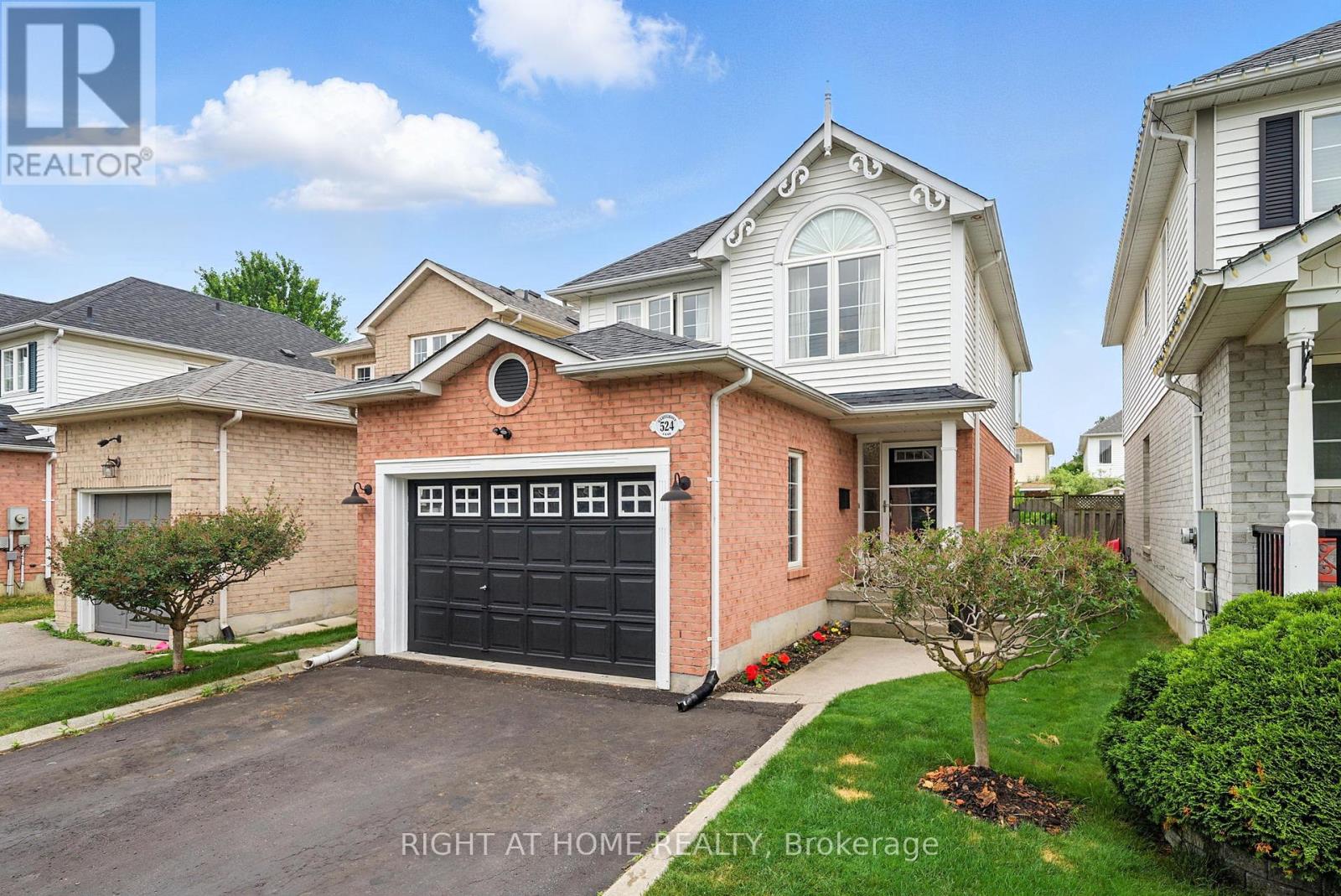 524 Hartgrove Ln, Oshawa, ON L1K 2N3