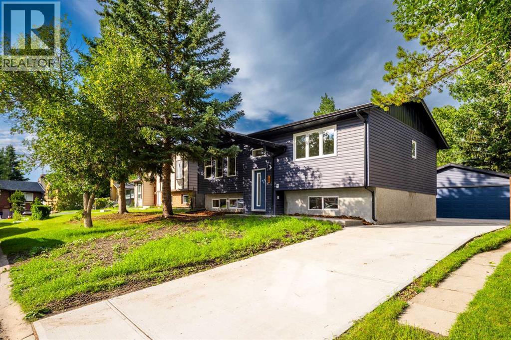 144 Deer Ridge Way SE, Calgary, AB T2J 5Y6
