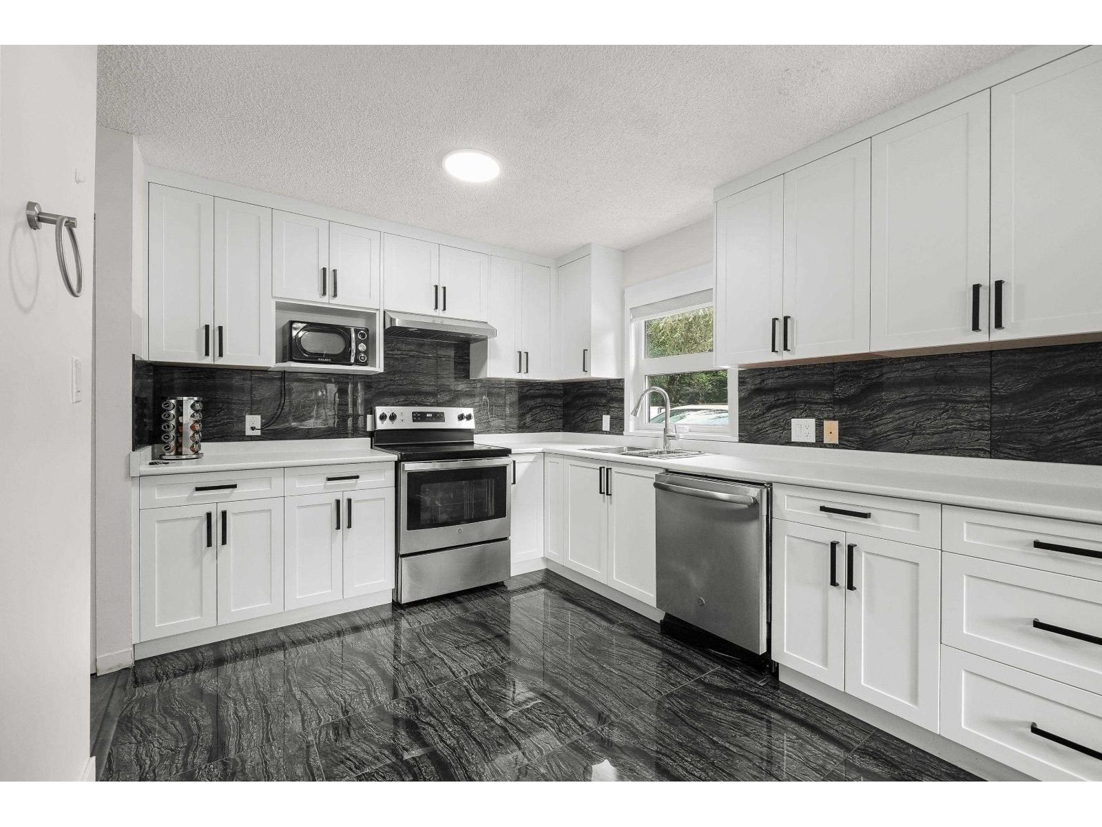 70 Avenue Unit 13349 #b, Surrey, BC V3W 7Z3