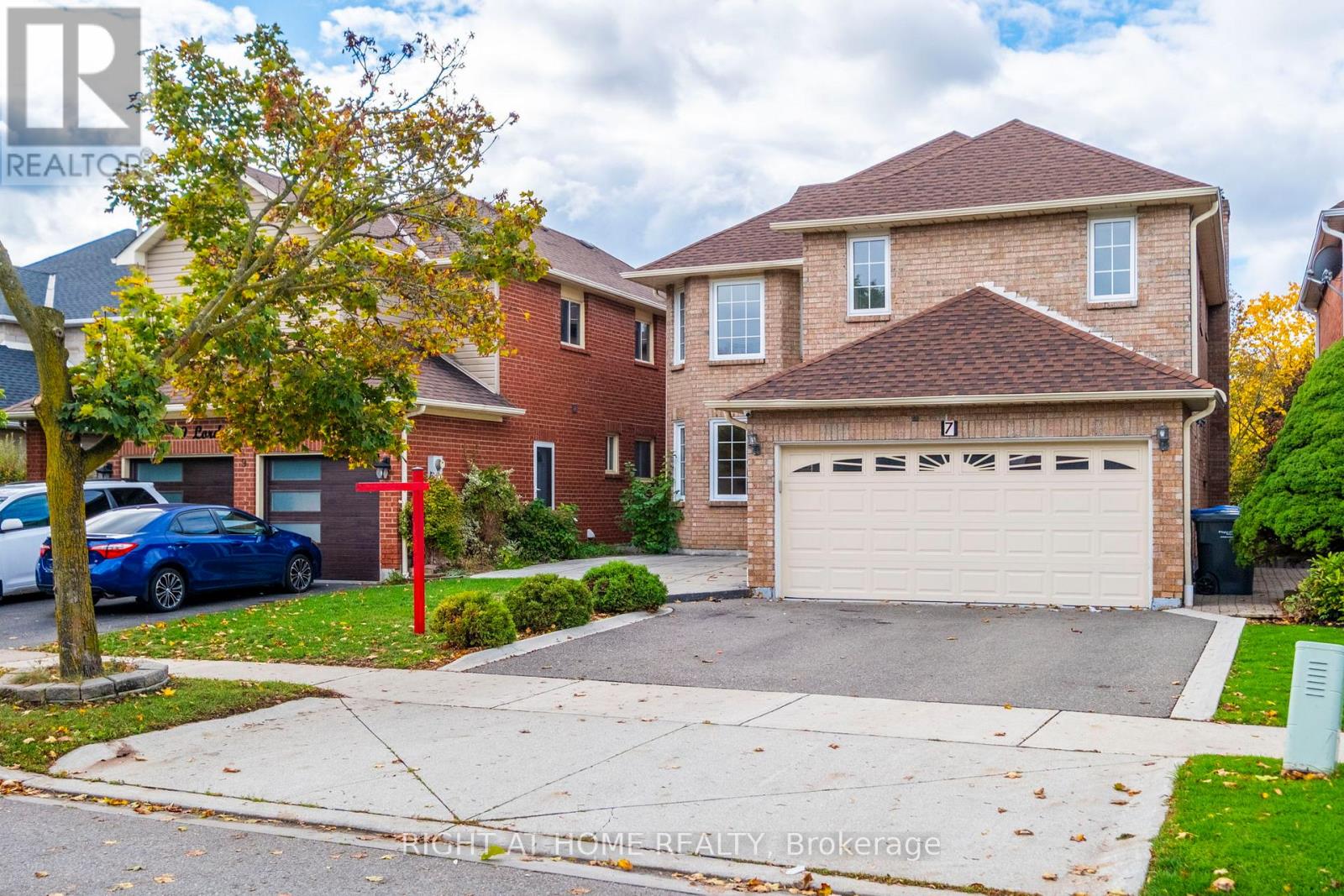 7 Lord Simcoe Dr, Brampton, ON L6S 5G4
