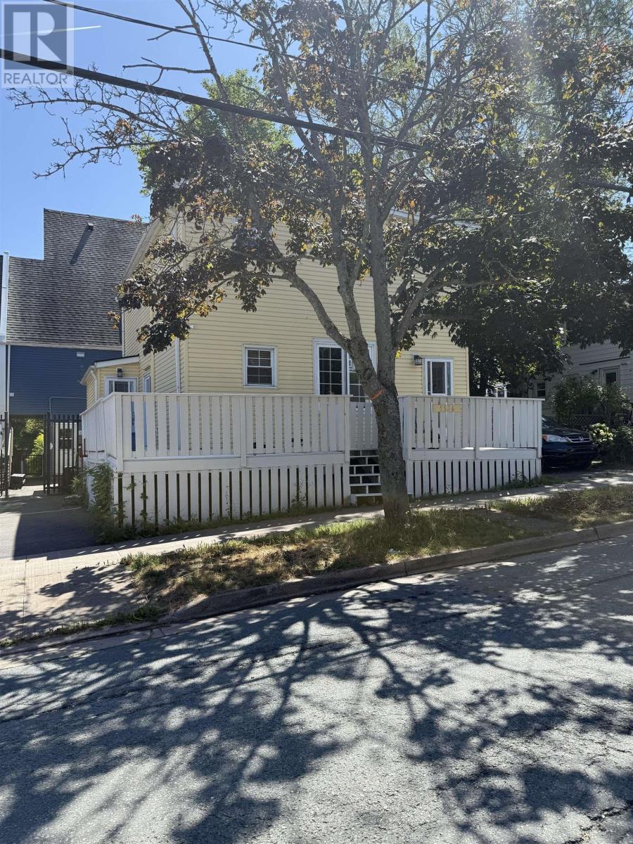 5526 Charles St, Halifax, NS B3K 1K2