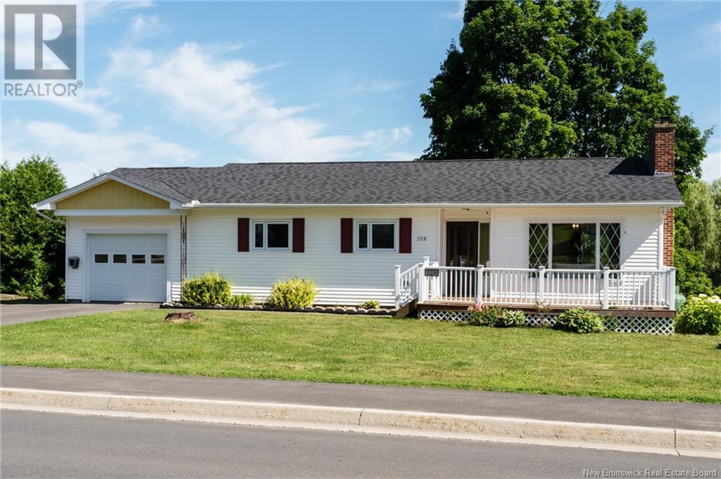 328 Macdonald Ave, Oromocto, NB E2V 1A7