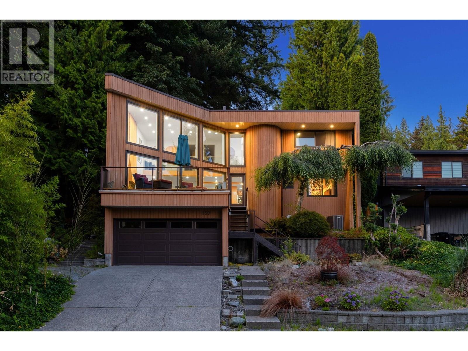 159 Roe Dr, Port Moody, BC V3H 3M9