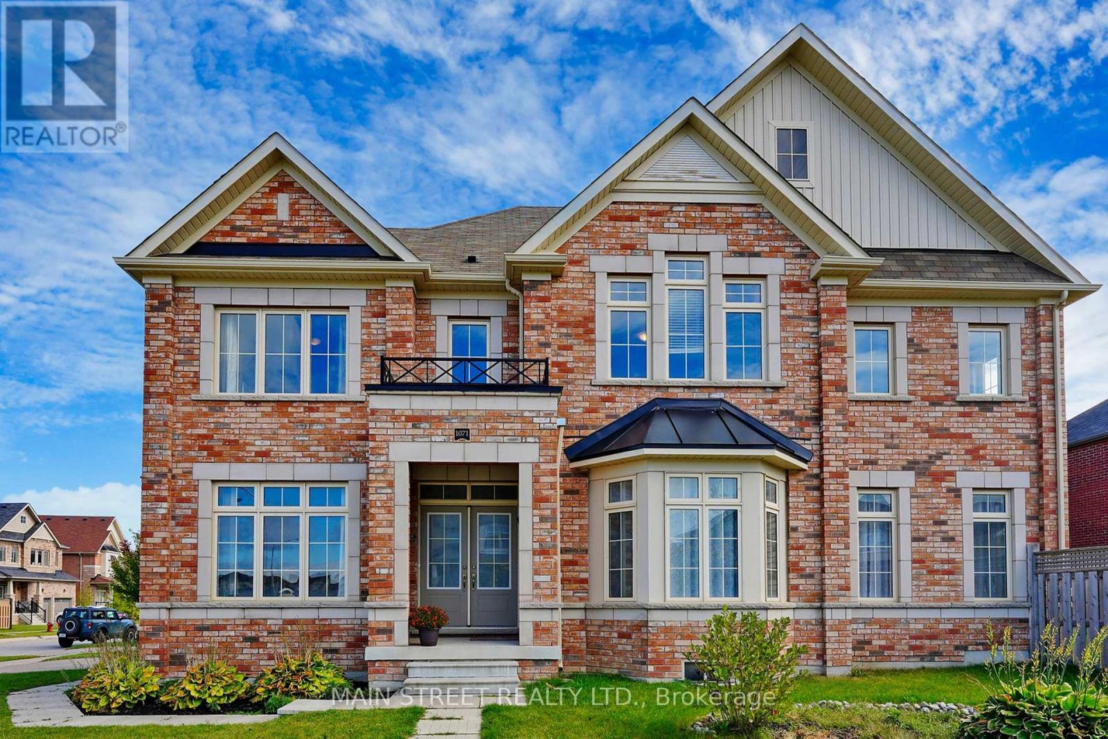 1071 Cole St, Innisfil, ON L9S 4R4