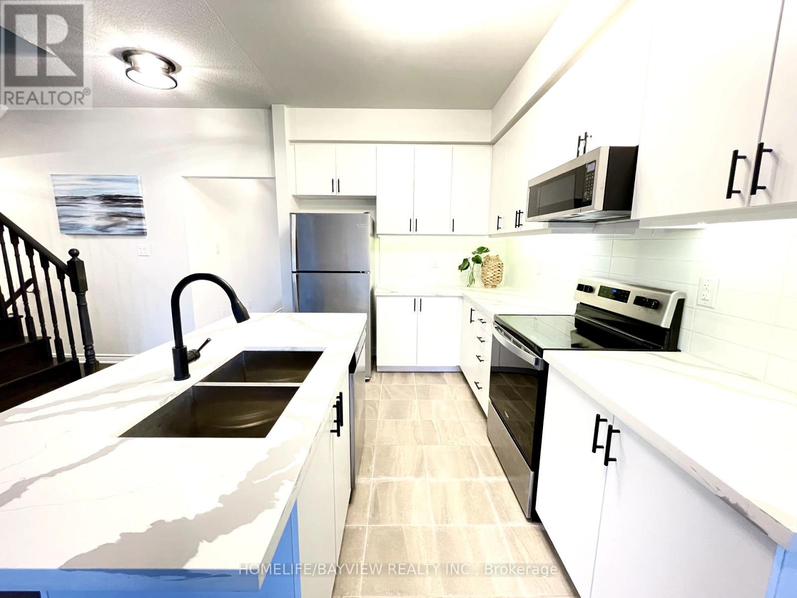128 Village Gate Dr, Wasaga Beach, ON L9Z 0J7