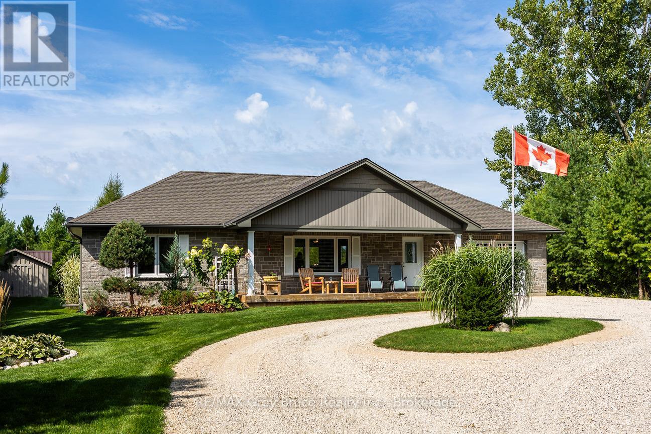 135 Mccullough Lake Dr, Chatsworth, ON N0H 2V0