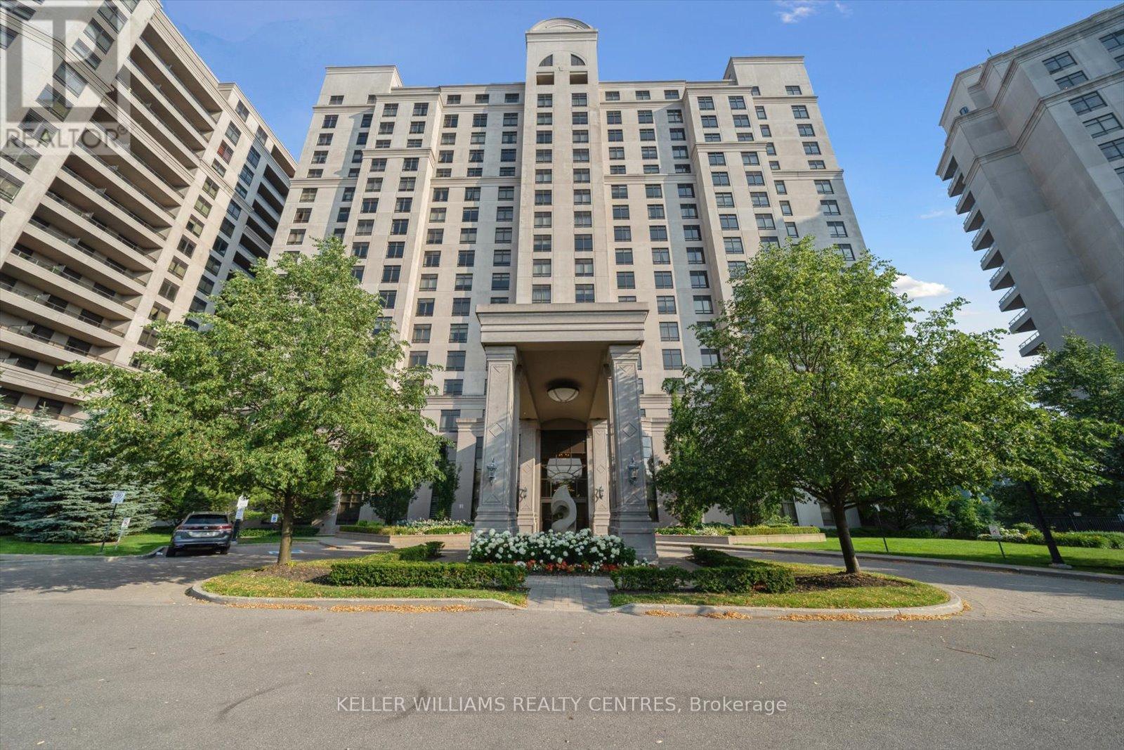 902 9245 Jane St, Vaughan, ON L6A 0K1