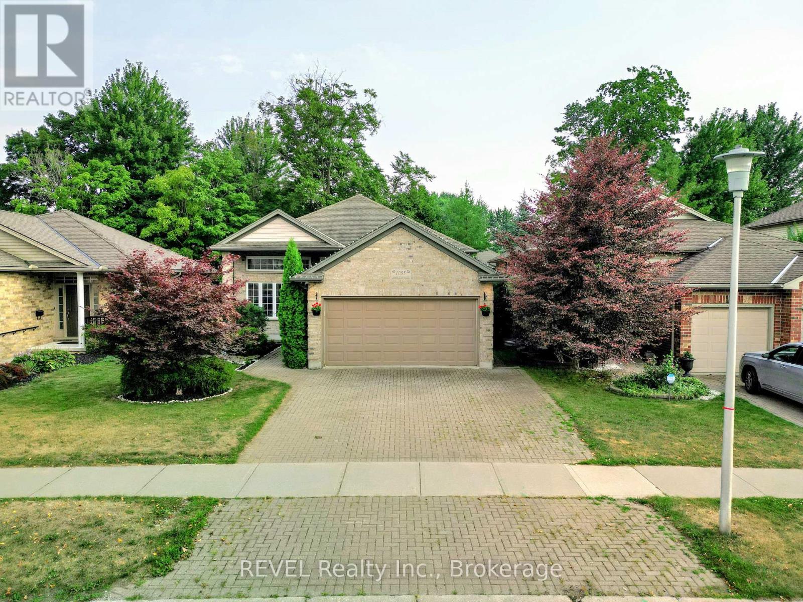 1085 S Wenige Dr, London, ON N5X 4G5