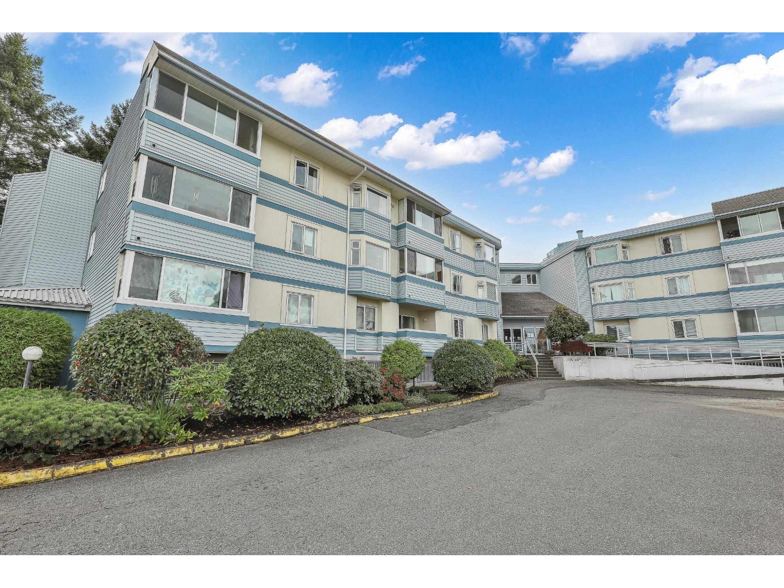 7175 134 Street Unit 208, Surrey, BC V3W 4T1