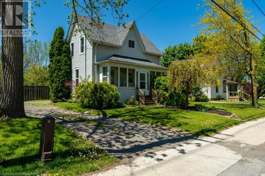 4216 Mountain St, Beamsville, ON L0R 1B0