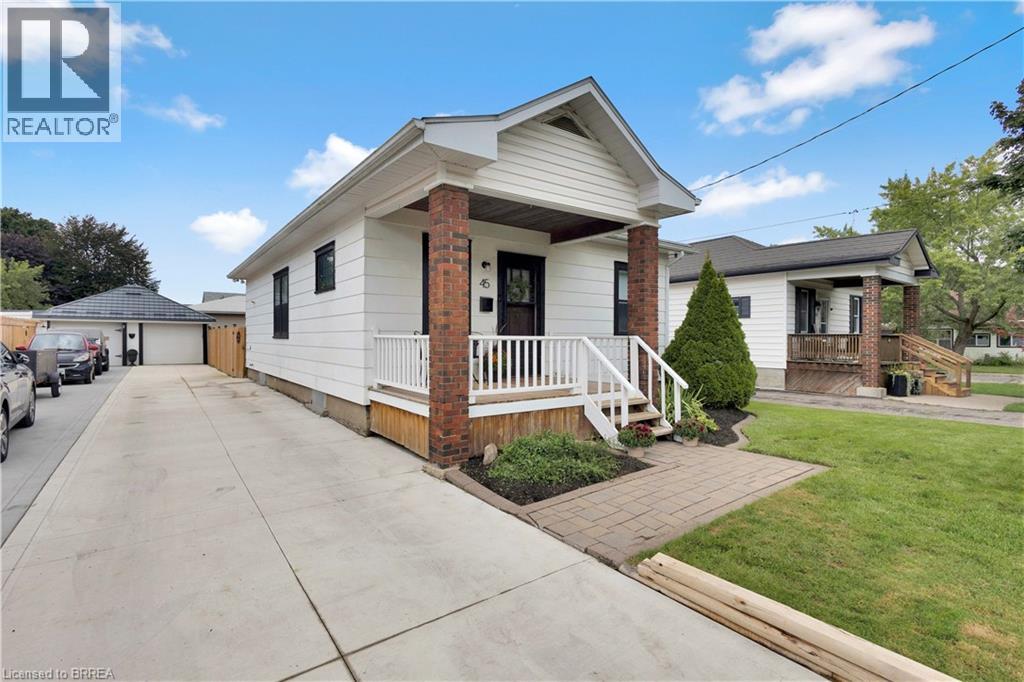 45 Woodhouse St, Simcoe, ON N3Y 1E8