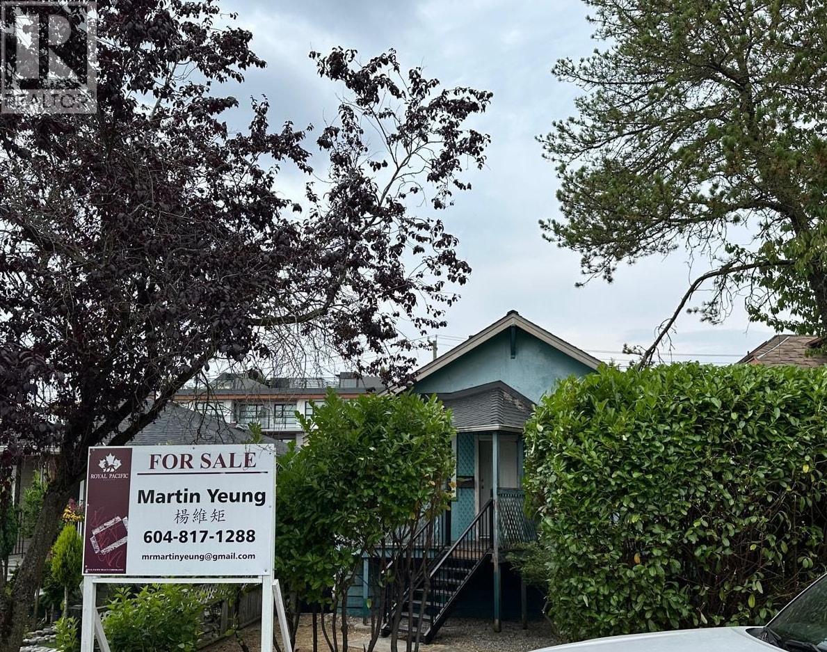 4777 Pender St, Burnaby, BC V5C 2N4