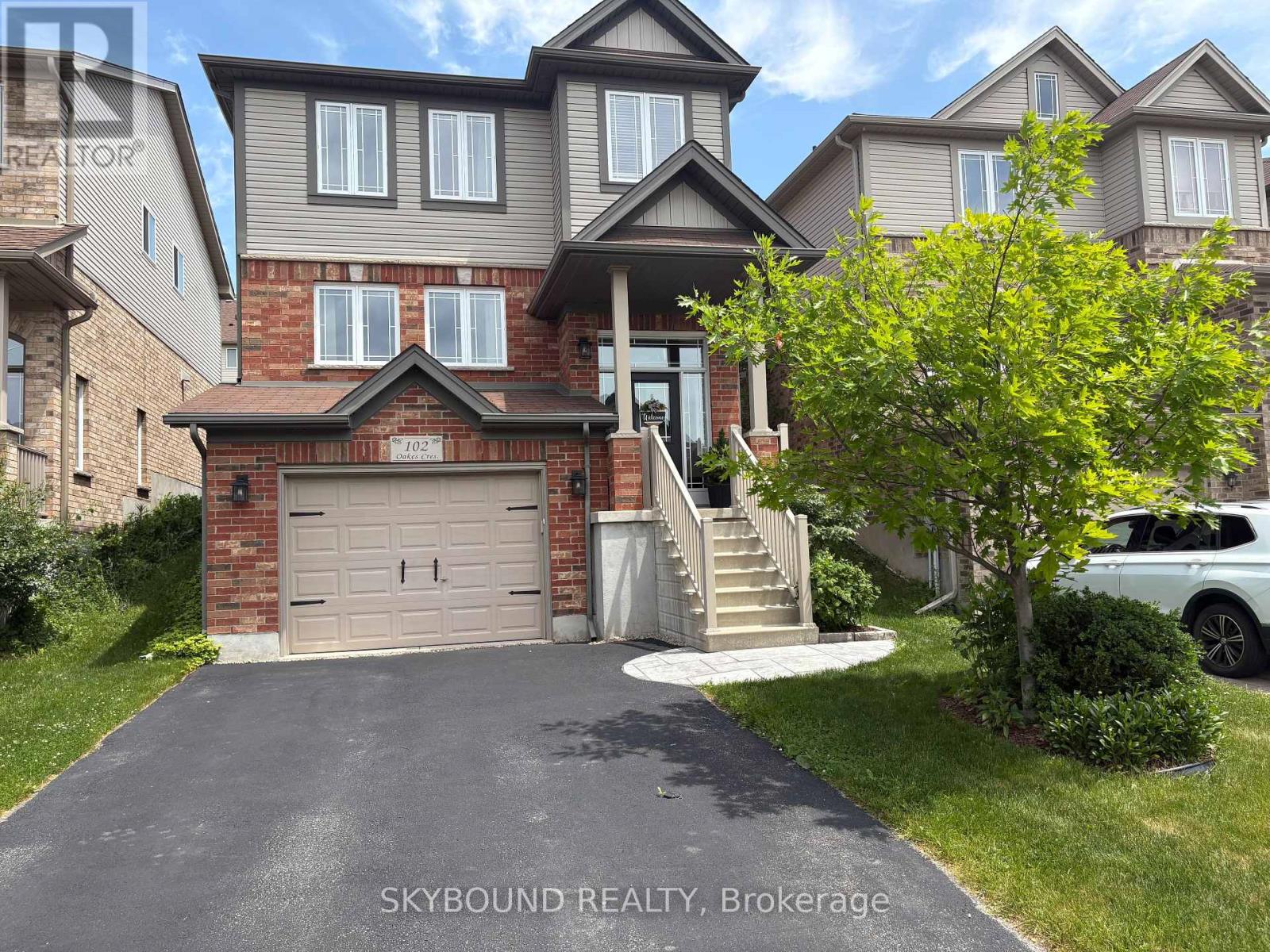 102 Oakes Cres, Guelph, ON N1E 0J5