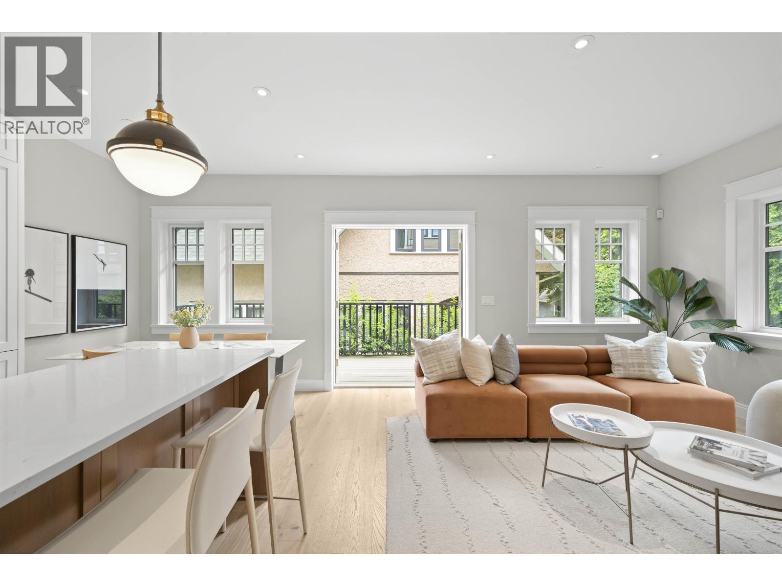 1458 W 45th Ave, Vancouver, BC V6M 2H1
