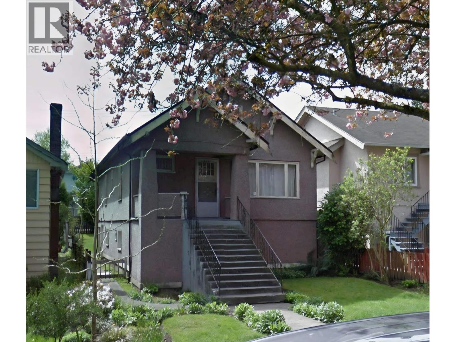 950 E 10th Ave, Vancouver, BC V5T 2B2