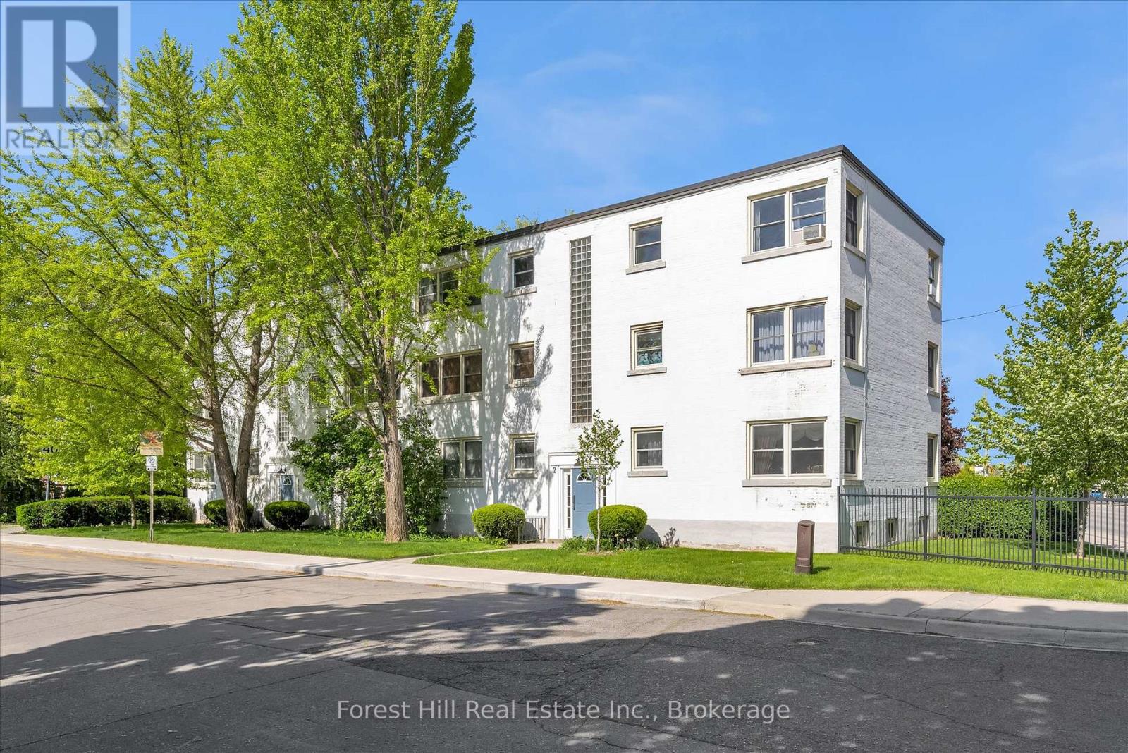 5 2 Stroud Rd, Hamilton, ON L8S 1Z6