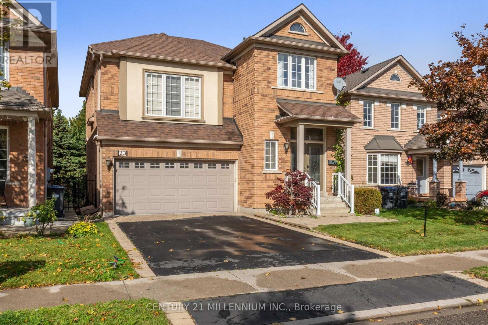 23 Upper Highlands Dr, Brampton, ON L6Z 4W1