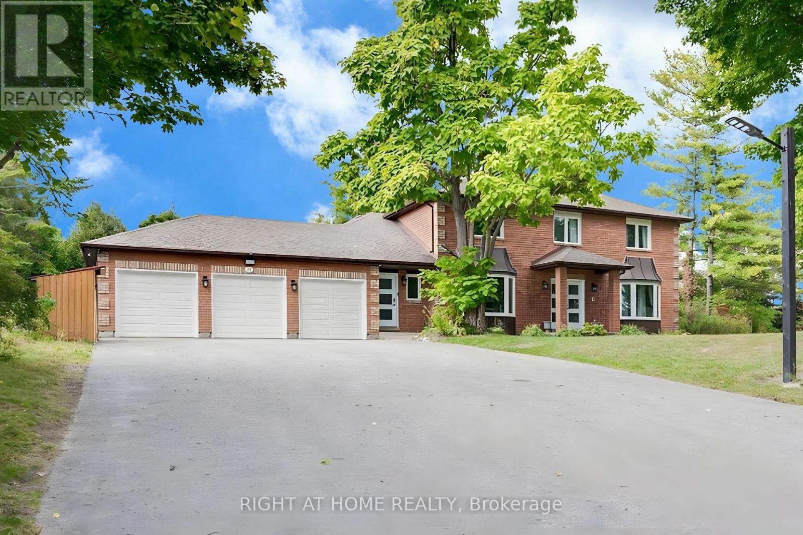 32 Grandview Cres, Bradford West Gwillimbury, ON L3Z 2A5