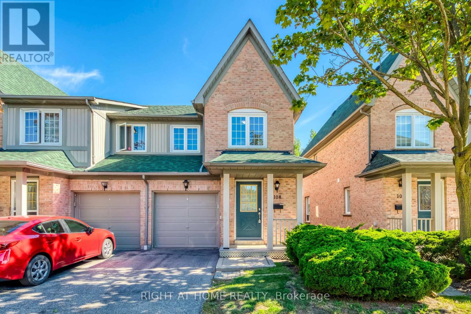 104 2945 Thomas St, Mississauga, ON L5M 5T7