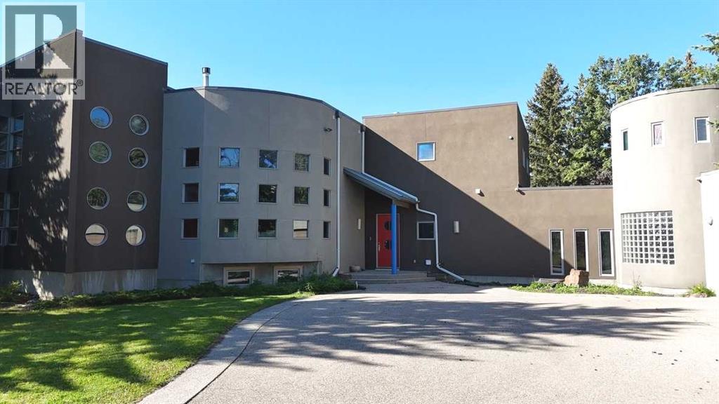 43 Westbluff Pl, Calgary, AB T3Z 3N9