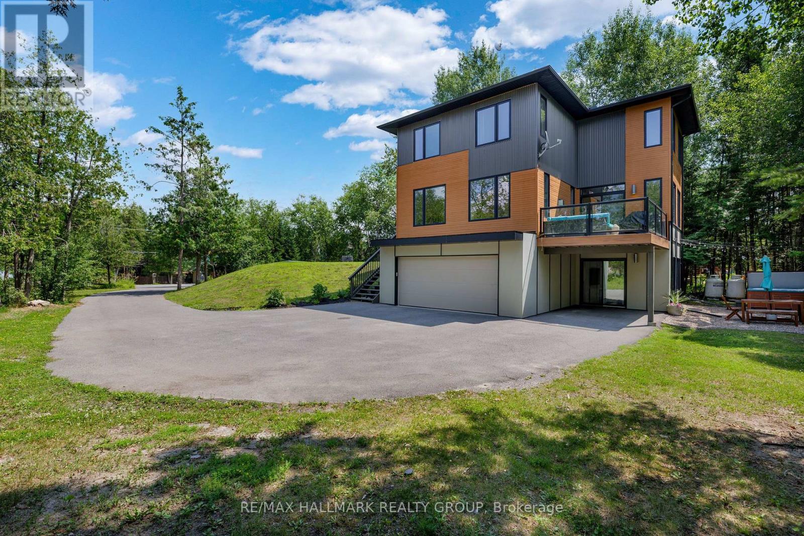 3311 Barlow Cres, Ottawa, ON K0A 1T0