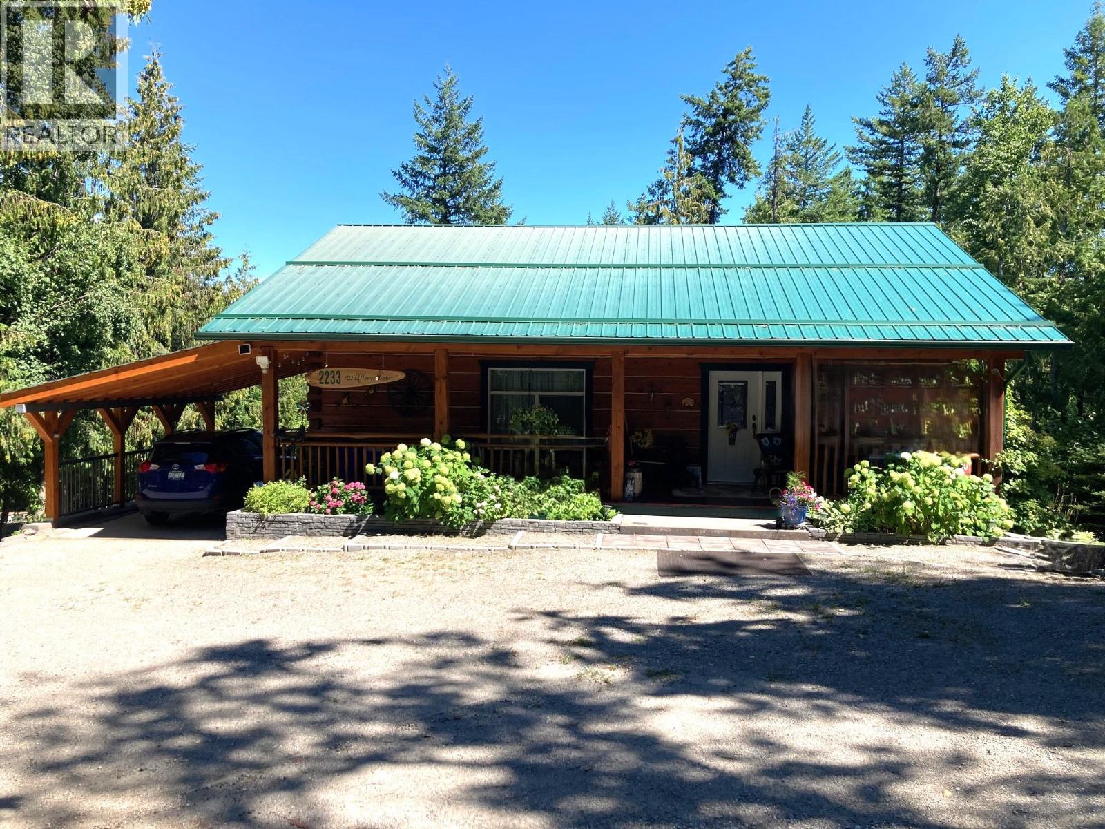 2233 Wildflower Ln, Sorrento, BC V0E 2W1