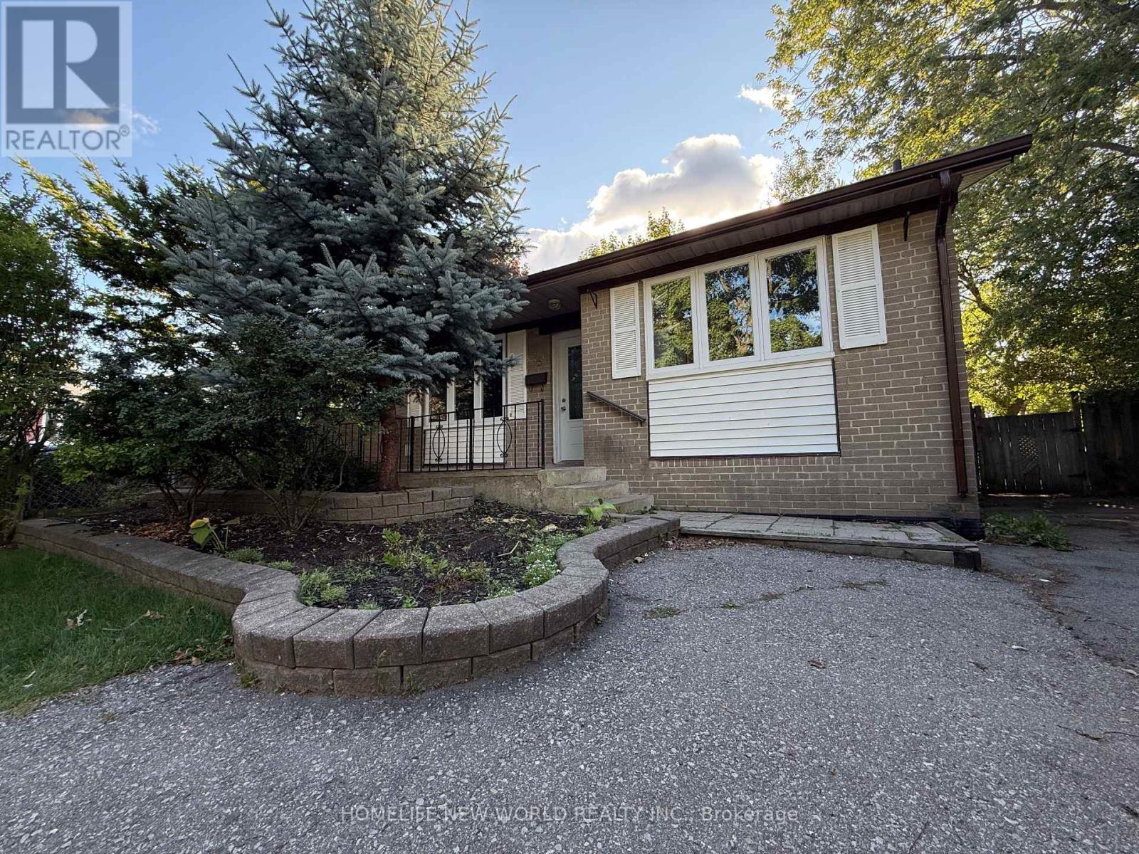 49 Thorncroft Cres, Ajax, ON L1S 2S1