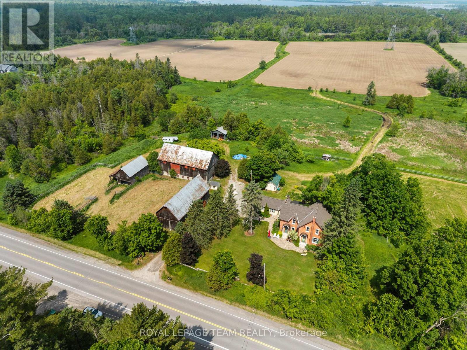 2553 Galetta Side Rd, Ottawa, ON K0A 1X0