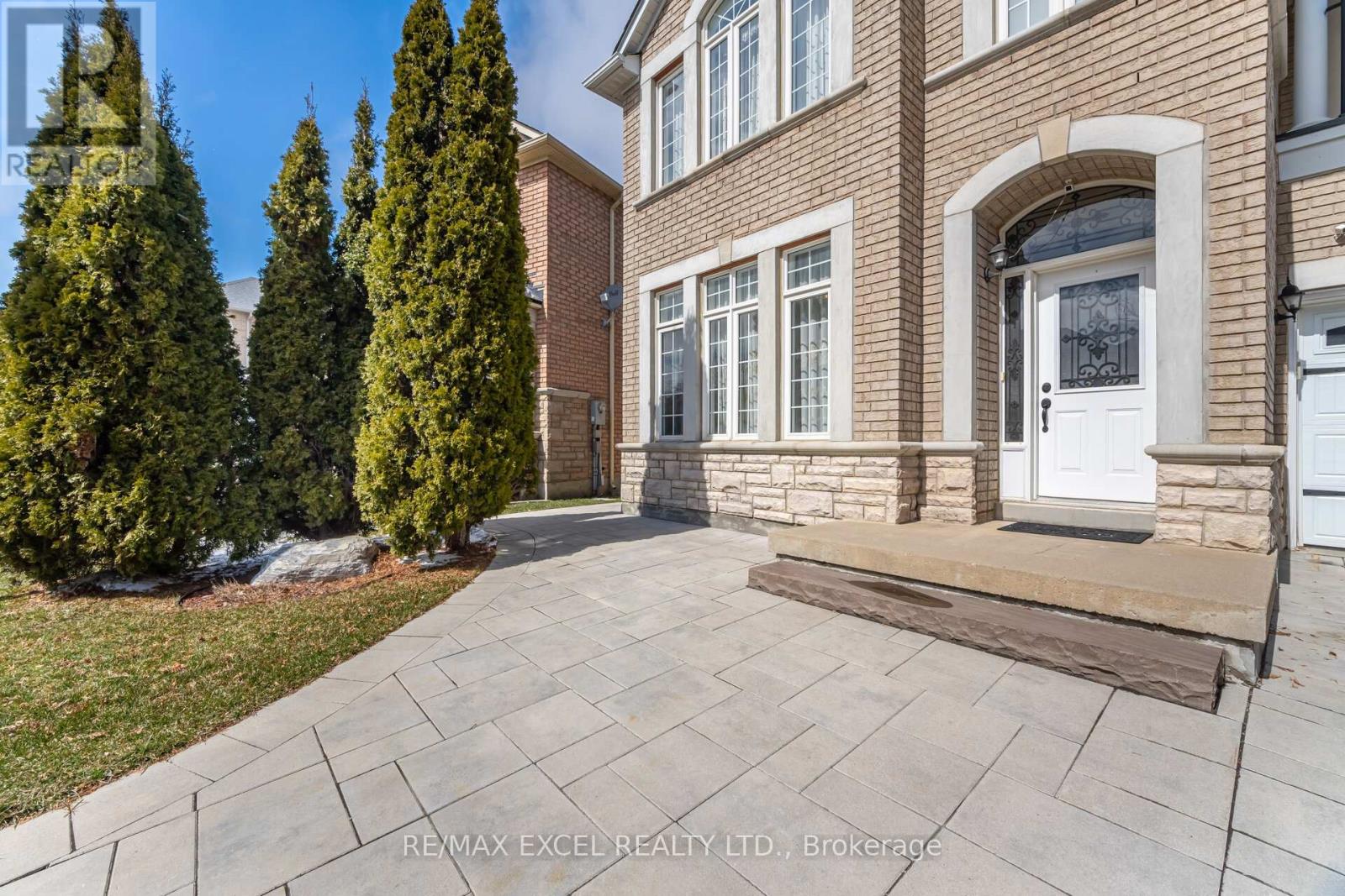 29 Brass Dr N, Richmond Hill, ON L4E 4T3