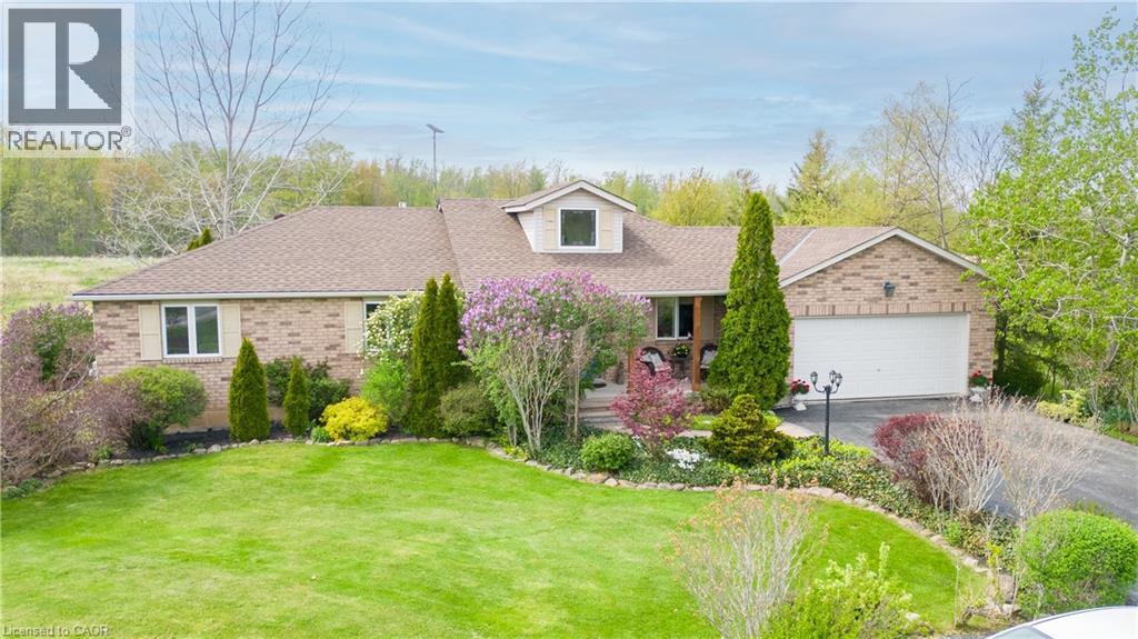 390 Mountain Rd, Grimsby, ON L3M 4E7
