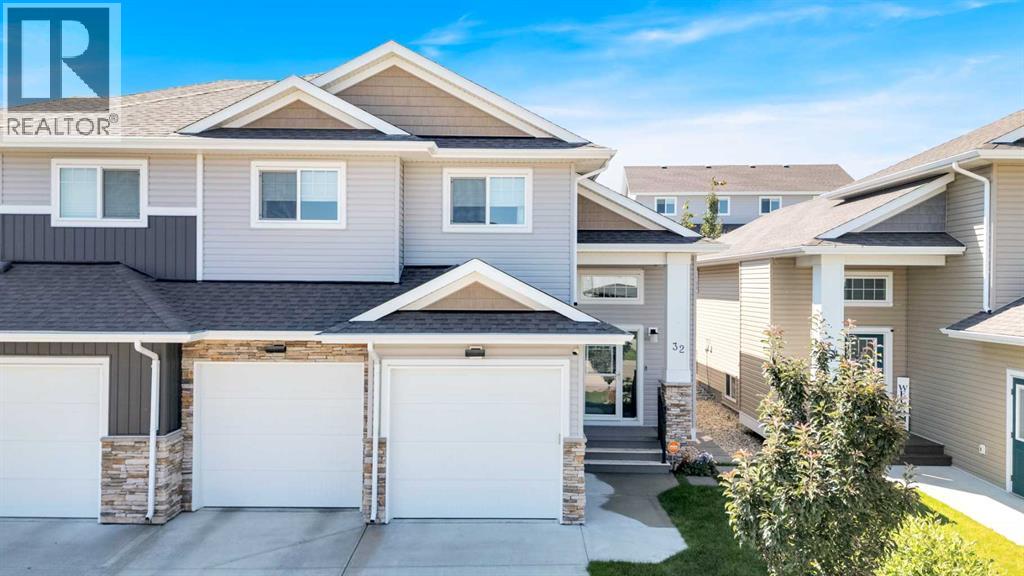 32 Cameron Close, Sylvan Lake, AB T4S 0N5