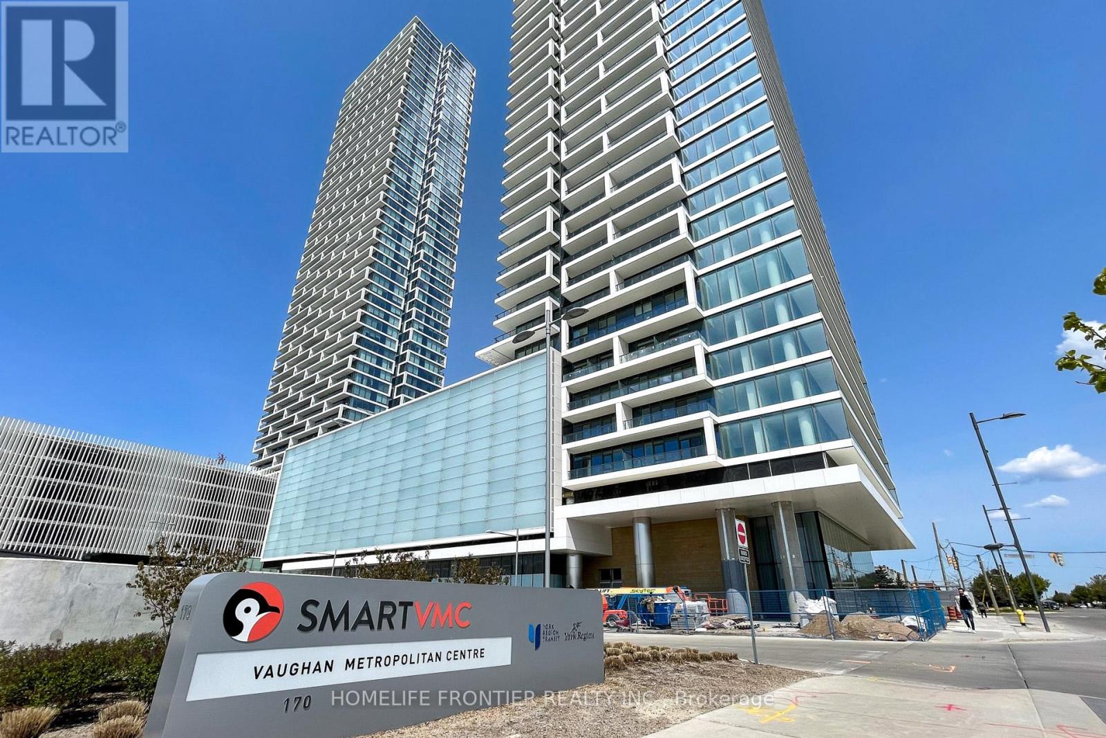 303 950 Portage Pkwy, Vaughan, ON L4K 0J7