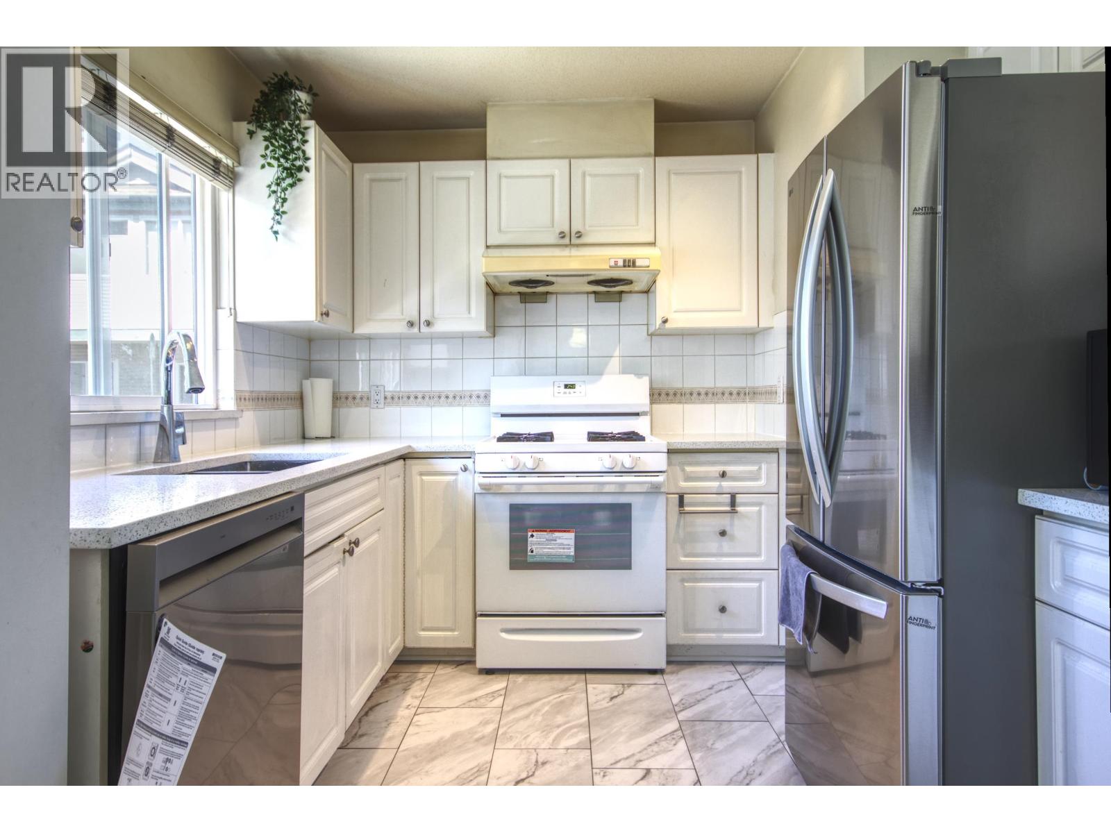 22800 Windsor Court Unit 44, Richmond, BC V6V 2X6