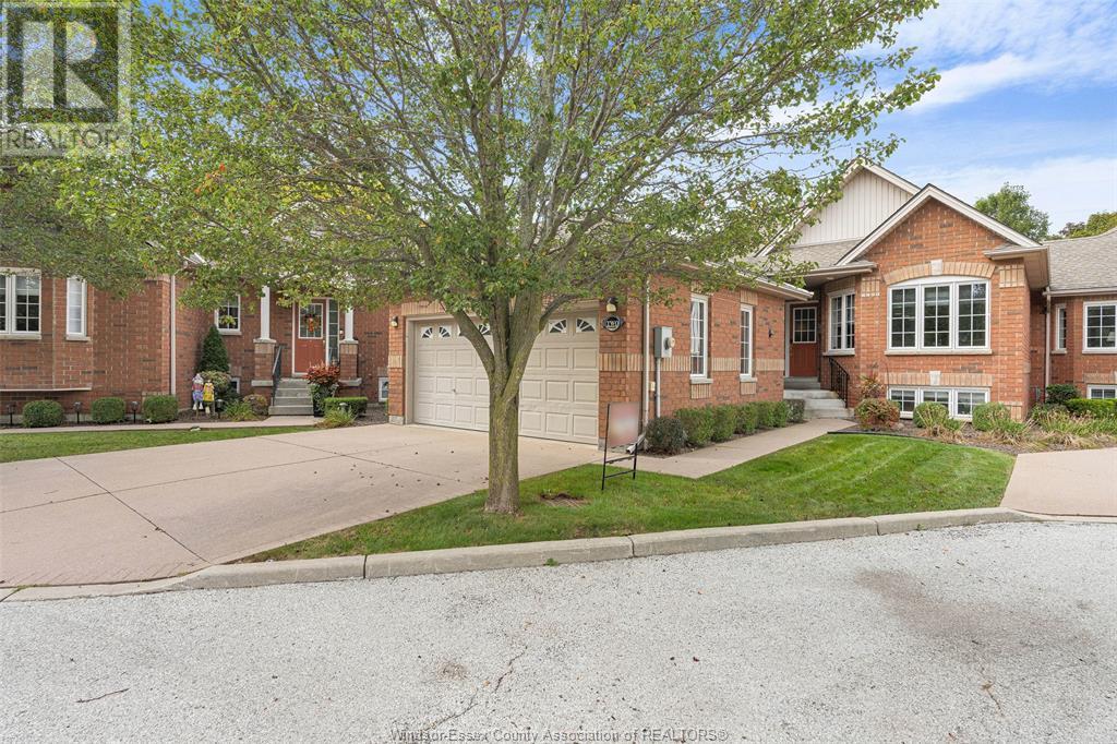 32 Robson Road Unit 2, Leamington, ON N8H 2M9