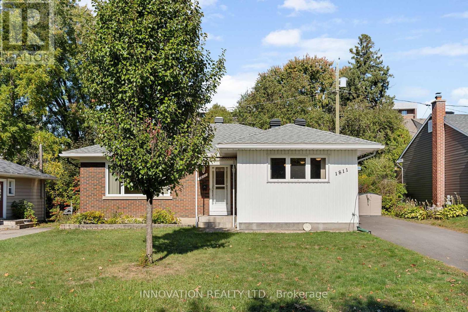 1811 Hutton Ave, Ottawa, ON K1G 1M1