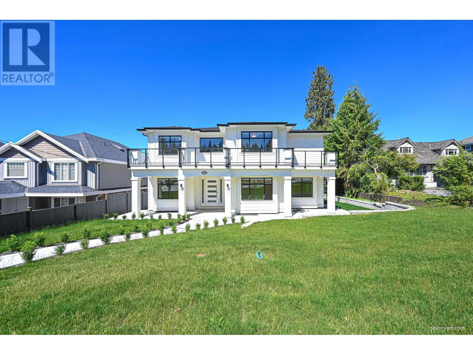 897 Cottonwood Ave, Coquitlam, BC V3J 2S9