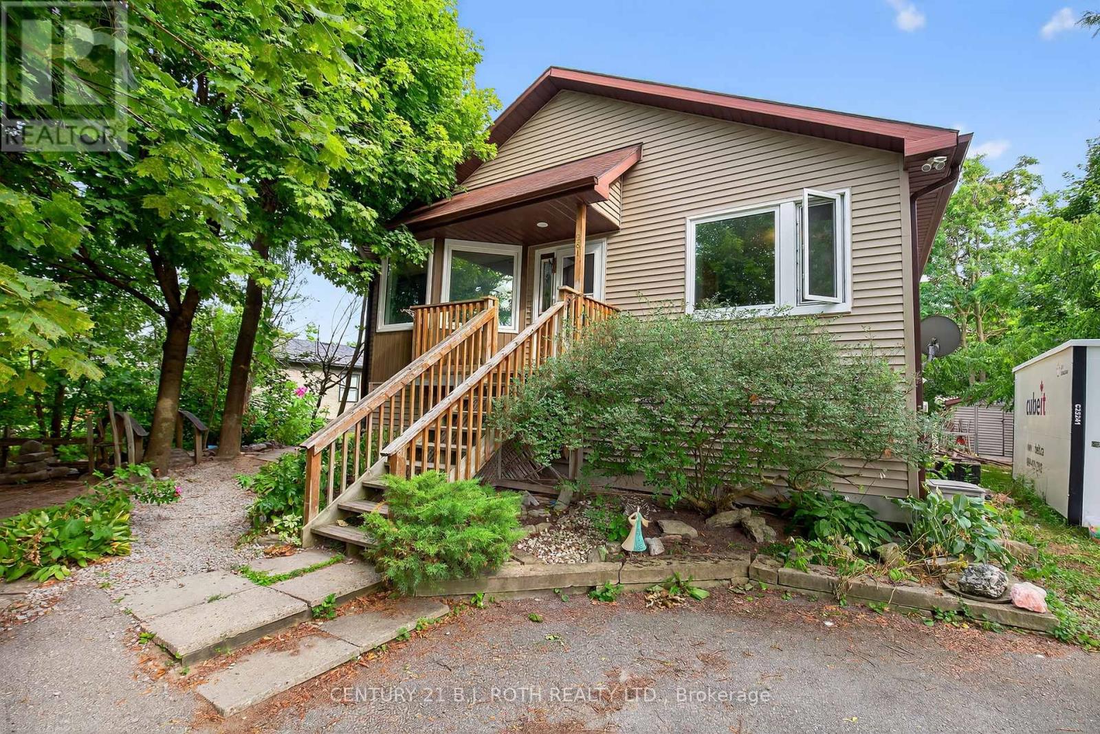 281 Harvie Rd, Barrie, ON L4N 8J5
