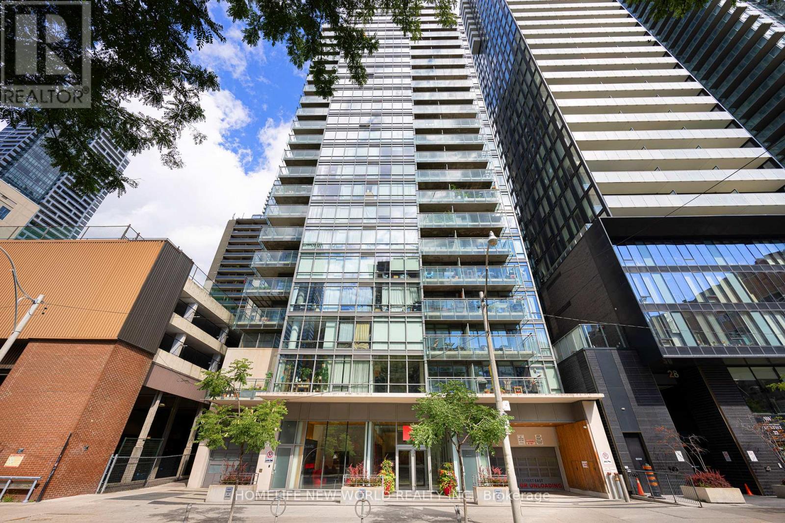 1108 22 Wellesley St E, Toronto, ON M4Y 1G3