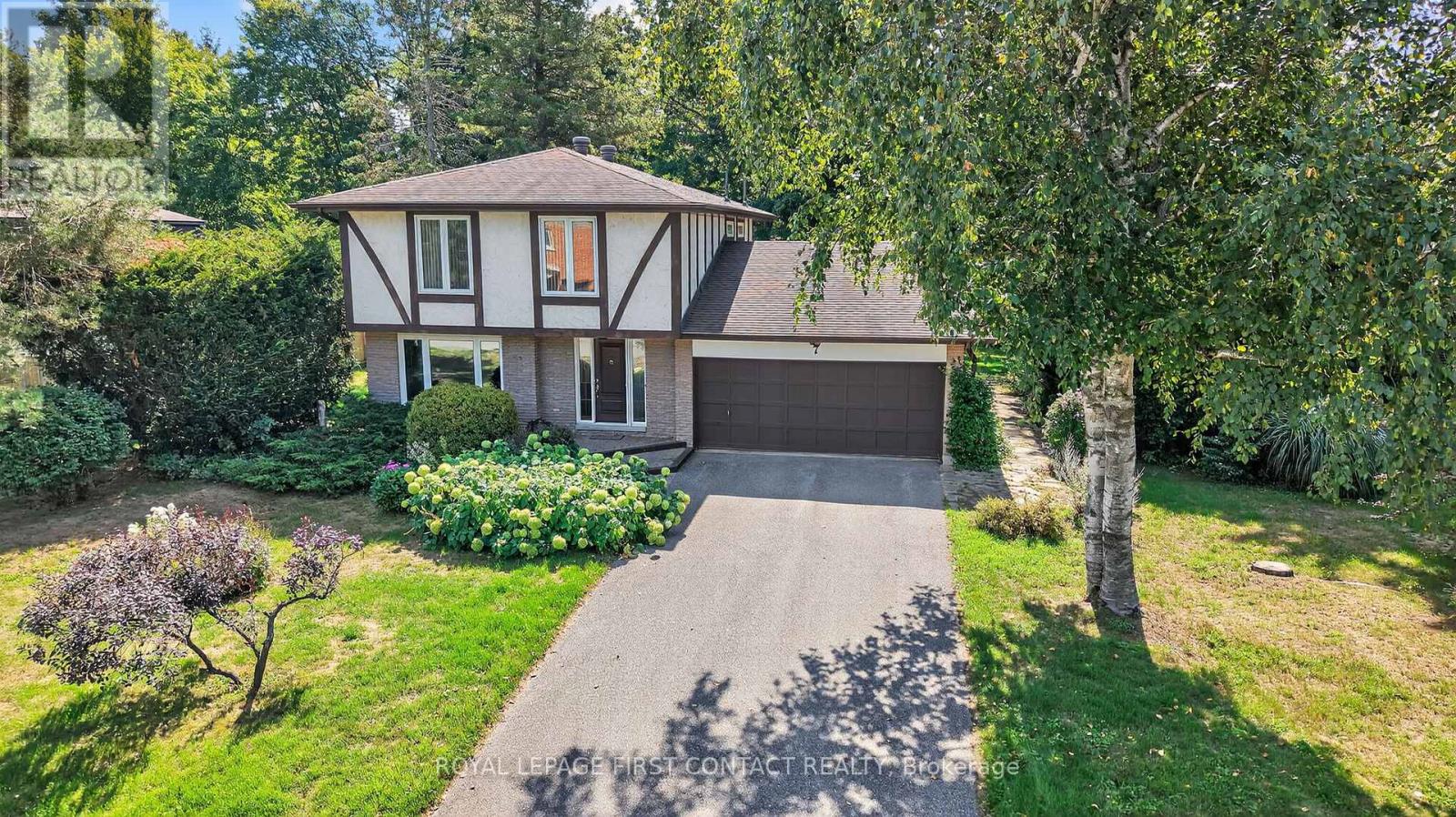 7 Maplecrest Rd, Springwater, ON L0L 1X1